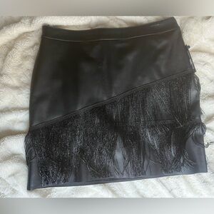 DKNY miniskirt with fringe. Size 6. NWT.